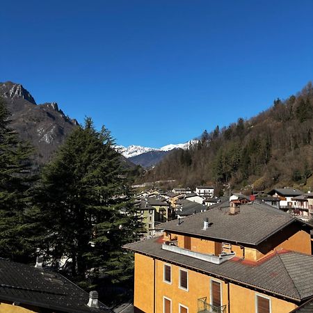 Appartamento La Casa Di Pietro Piazza Brembana Esterno foto