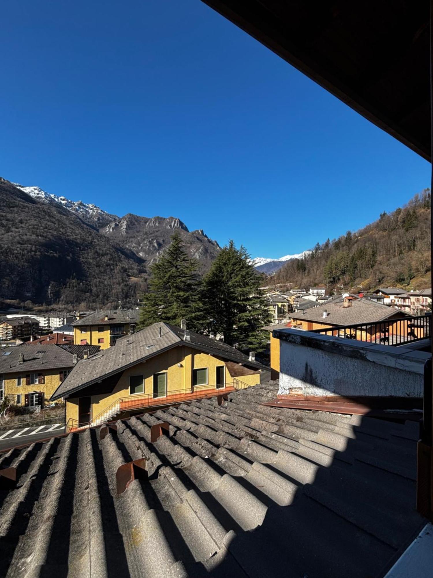 Appartamento La Casa Di Pietro Piazza Brembana Esterno foto
